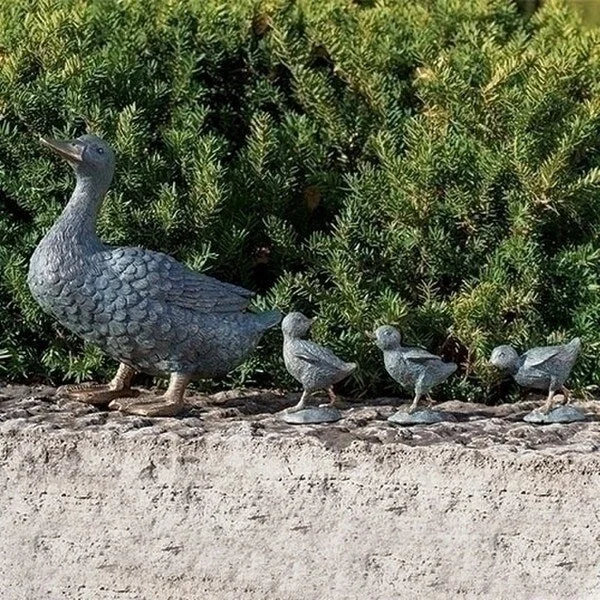 Duck with Ducking St of Four Statues