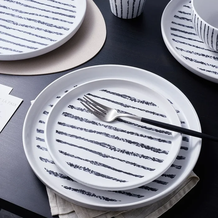 Nova Stoneware Dinnerware Set – Black